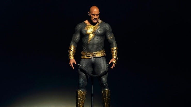 Así apareció Dwayne Johnson a presentar el trailer de Black Adam.