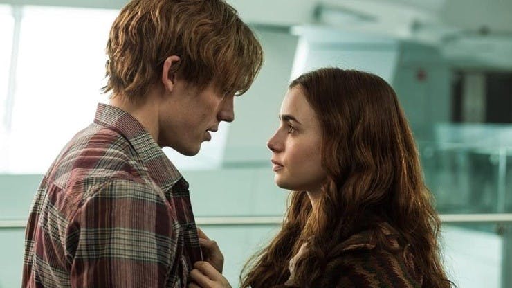 La cinta del 2014 está protagoniza también por Sam Claflin