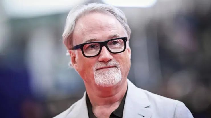 David Fincher con sonrisa y todo viendo el mundo arder, después de sus declaraciones.
