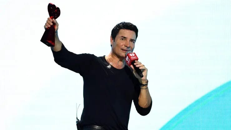 Gracias a una campaña ya puedes tener un saludo personalizado de Chayanne.
