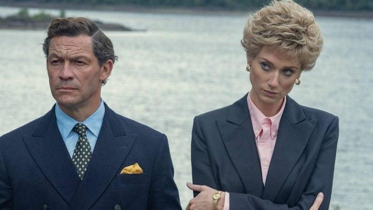 El príncipe Carlos y Lady Di, personajes claves de The Crown.
